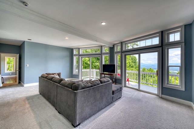 860 Ramey Mountain Road, Hiawassee, GA 30546