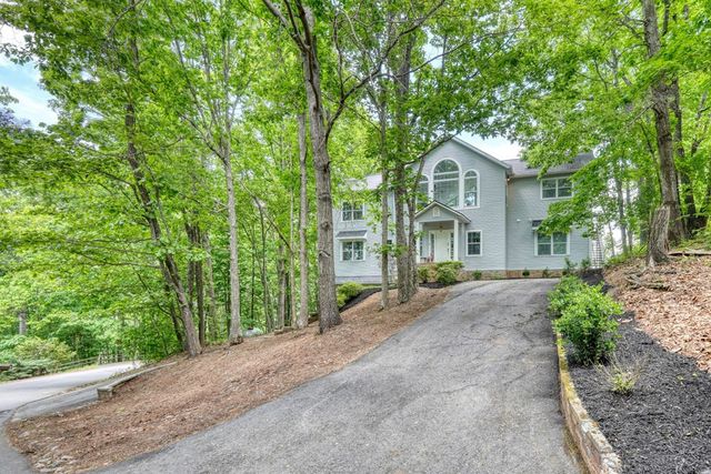860 Ramey Mountain Road, Hiawassee, GA 30546