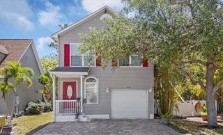 434 Leawood CIR, Naples, FL 34104