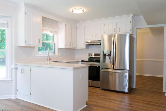 934 Lowry PL, Newport News, VA 23608