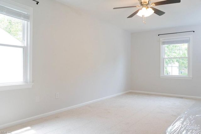 934 Lowry PL, Newport News, VA 23608