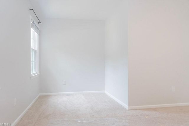 934 Lowry PL, Newport News, VA 23608