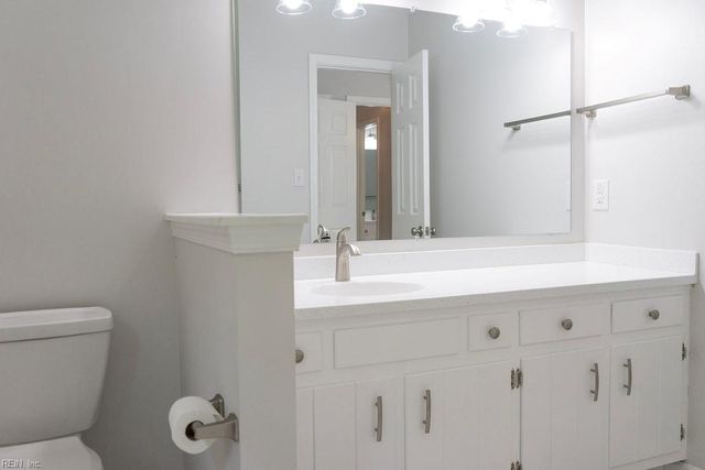 934 Lowry PL, Newport News, VA 23608