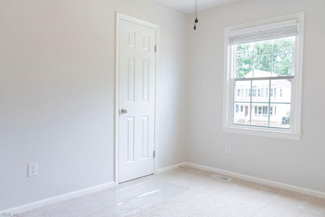934 Lowry PL, Newport News, VA 23608