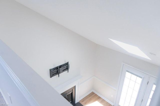 934 Lowry PL, Newport News, VA 23608