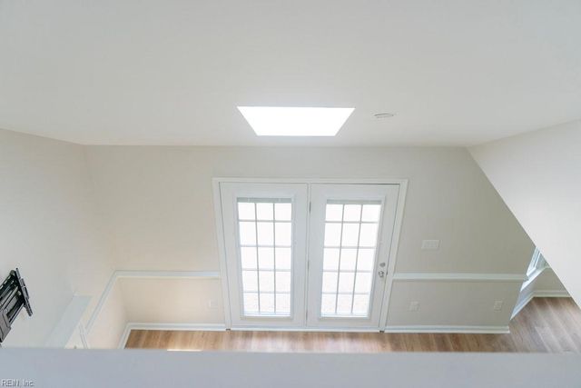 934 Lowry PL, Newport News, VA 23608