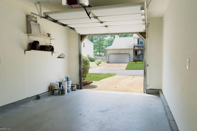 934 Lowry PL, Newport News, VA 23608