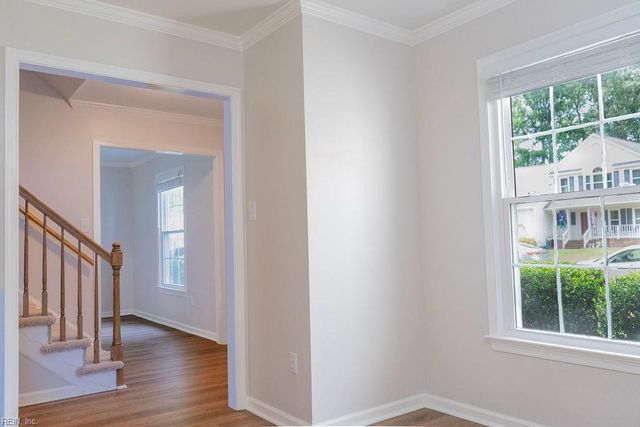 934 Lowry PL, Newport News, VA 23608
