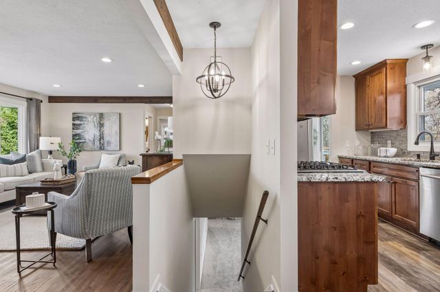 8209 38th Avenue N, New Hope, MN 55427