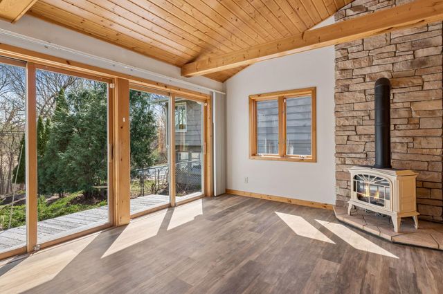 8209 38th Avenue N, New Hope, MN 55427