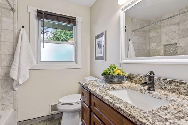 8209 38th Avenue N, New Hope, MN 55427