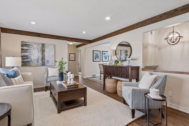 8209 38th Avenue N, New Hope, MN 55427