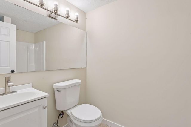 8209 38th Avenue N, New Hope, MN 55427