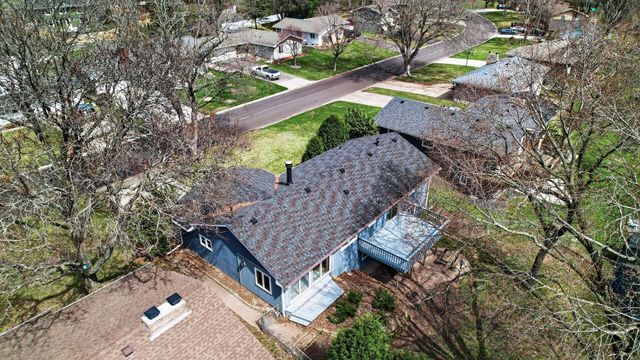 8209 38th Avenue N, New Hope, MN 55427