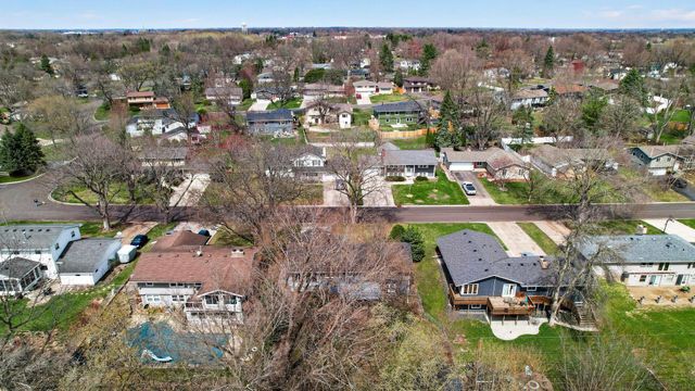 8209 38th Avenue N, New Hope, MN 55427