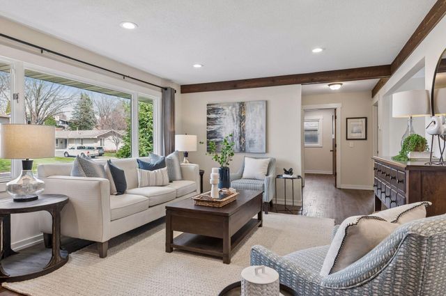 8209 38th Avenue N, New Hope, MN 55427