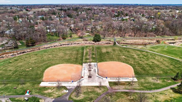 8209 38th Avenue N, New Hope, MN 55427