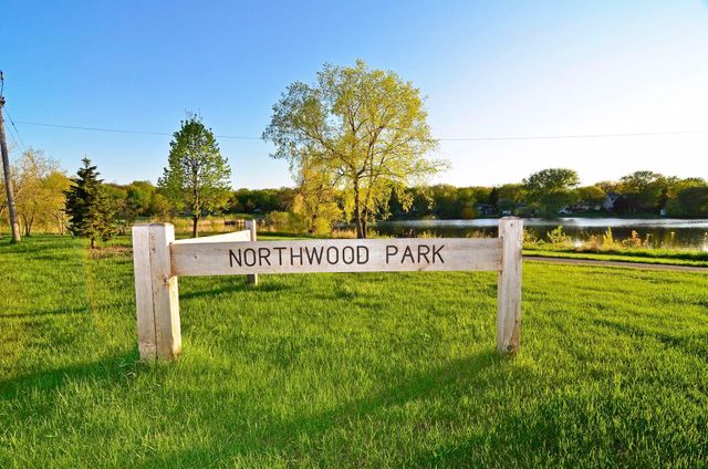 8209 38th Avenue N, New Hope, MN 55427