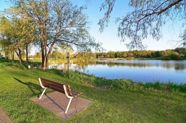 8209 38th Avenue N, New Hope, MN 55427