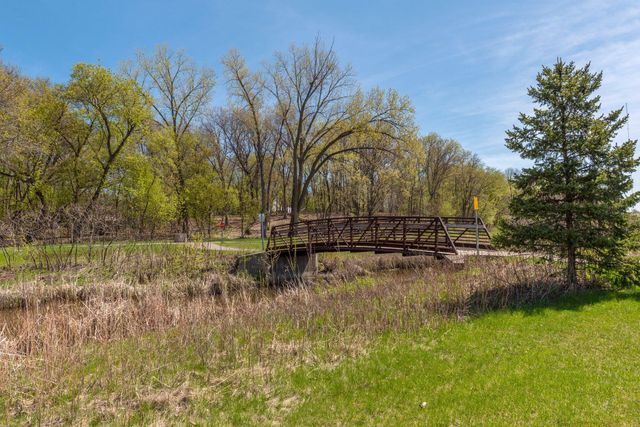 8209 38th Avenue N, New Hope, MN 55427