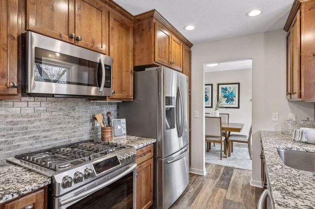 8209 38th Avenue N, New Hope, MN 55427