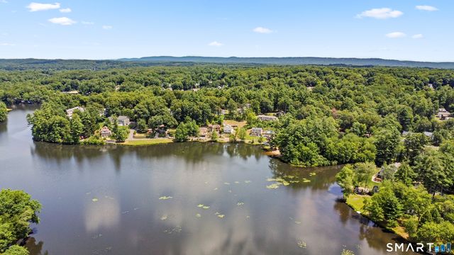 16 Lake Street, Burlington, CT 06013
