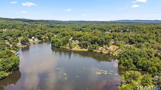 16 Lake Street, Burlington, CT 06013