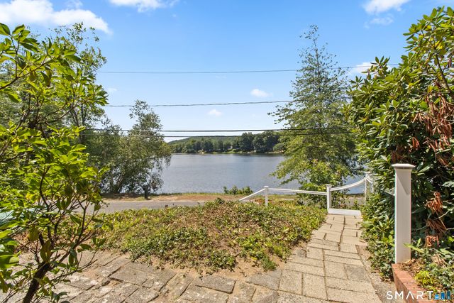 16 Lake Street, Burlington, CT 06013