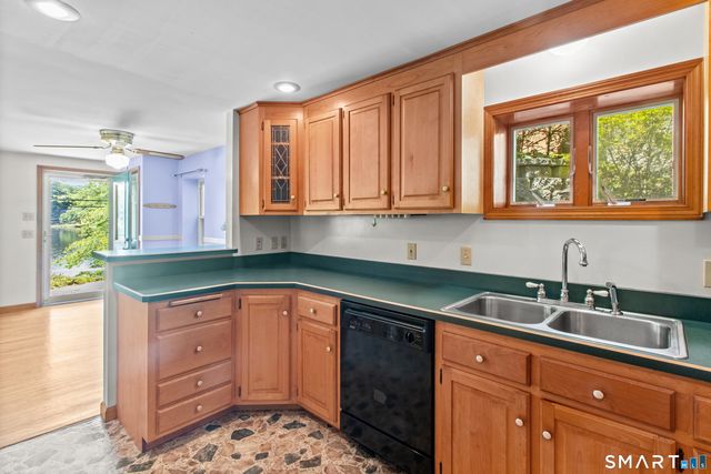 16 Lake Street, Burlington, CT 06013