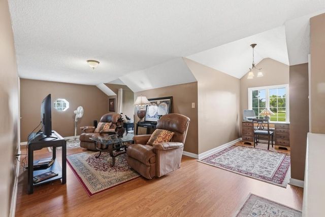 281 Red Williams Rd, Crossville, TN 38571