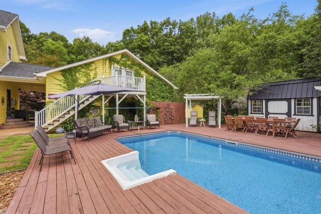 281 Red Williams Rd, Crossville, TN 38571