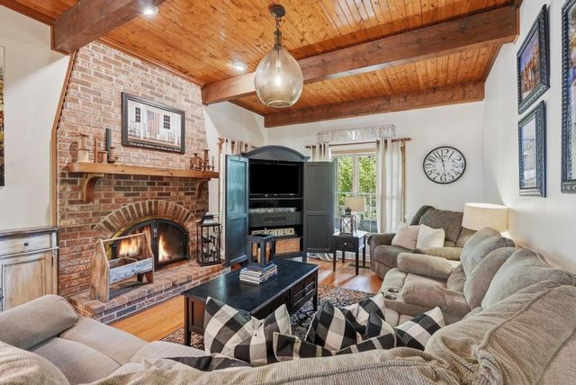 281 Red Williams Rd, Crossville, TN 38571