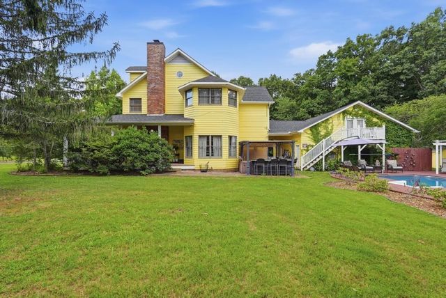 281 Red Williams Rd, Crossville, TN 38571