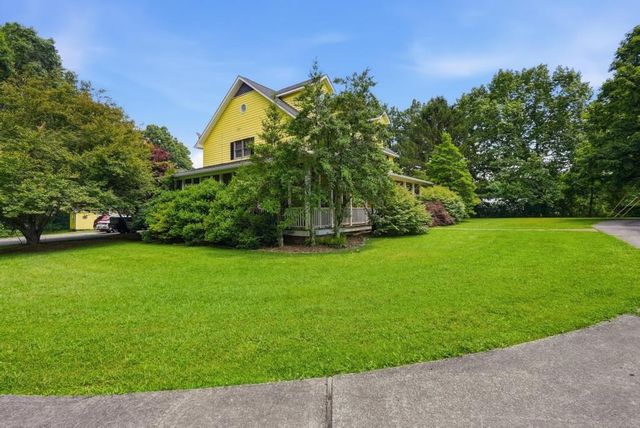 281 Red Williams Rd, Crossville, TN 38571