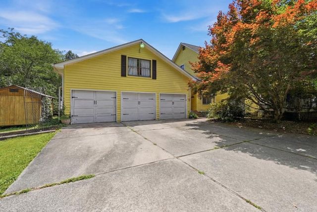 281 Red Williams Rd, Crossville, TN 38571