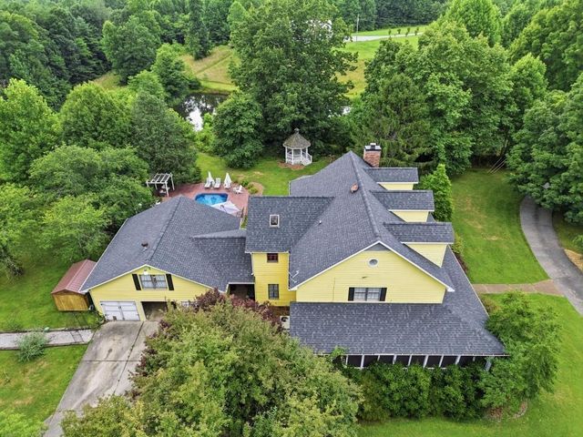 281 Red Williams Rd, Crossville, TN 38571