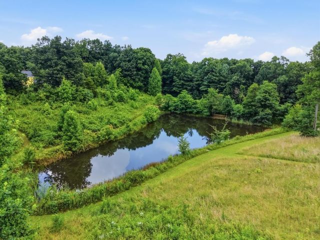 281 Red Williams Rd, Crossville, TN 38571