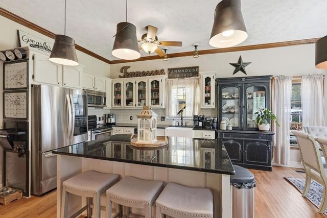 281 Red Williams Rd, Crossville, TN 38571