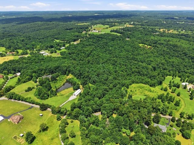 281 Red Williams Rd, Crossville, TN 38571