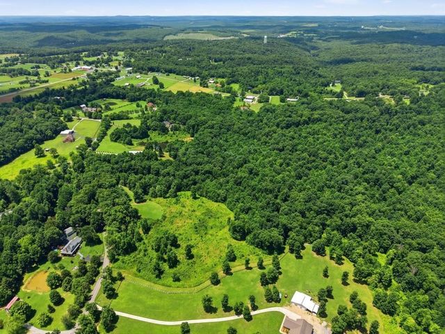 281 Red Williams Rd, Crossville, TN 38571