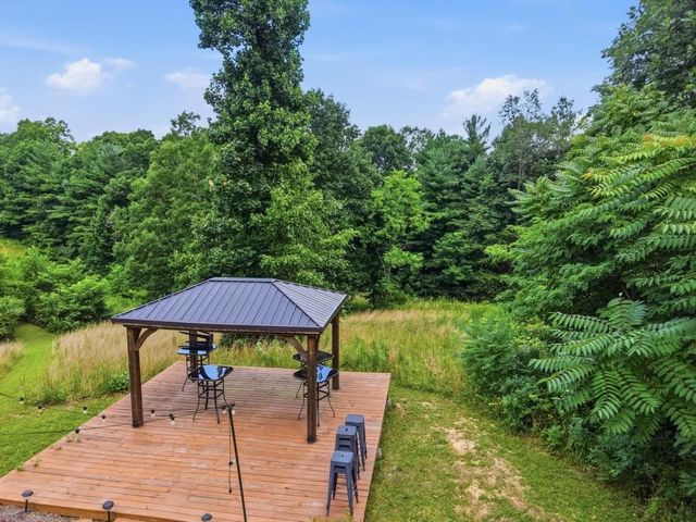 281 Red Williams Rd, Crossville, TN 38571