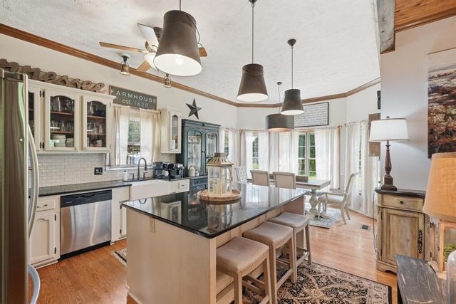 281 Red Williams Rd, Crossville, TN 38571
