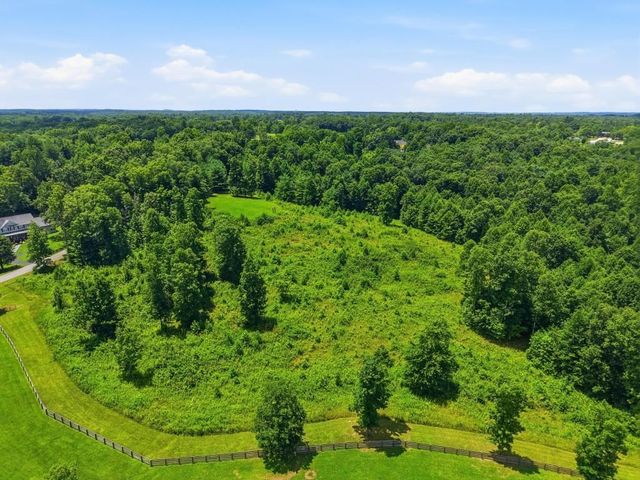 281 Red Williams Rd, Crossville, TN 38571
