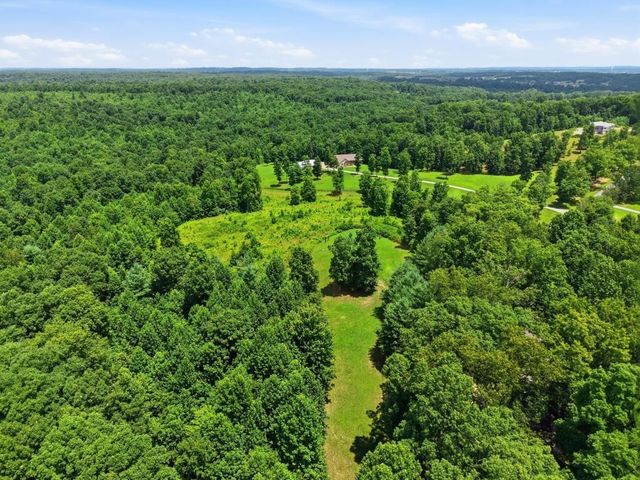 281 Red Williams Rd, Crossville, TN 38571