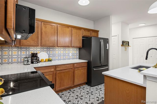 56635 Longhorn Drive, Shelby Twp, MI 48316