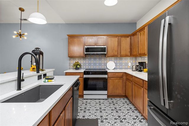 56635 Longhorn Drive, Shelby Twp, MI 48316