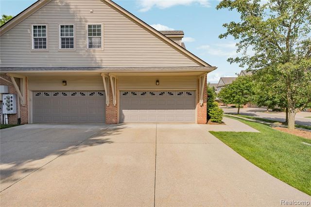 56635 Longhorn Drive, Shelby Twp, MI 48316