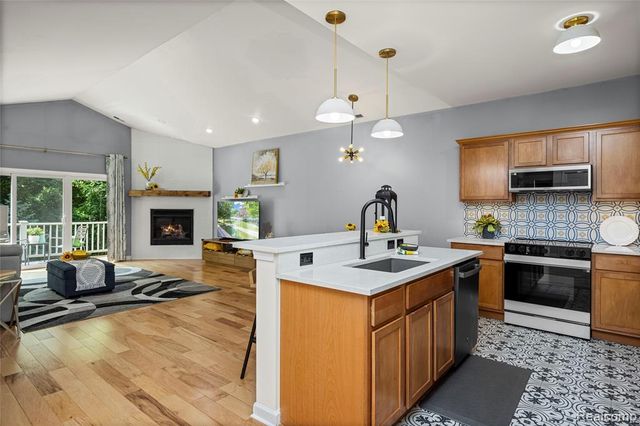 56635 Longhorn Drive, Shelby Twp, MI 48316