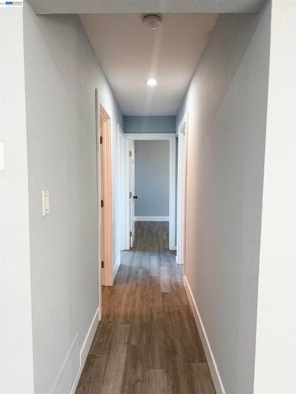 Image 10 of property listing at 293 Fairway St, Hayward, CA 94544