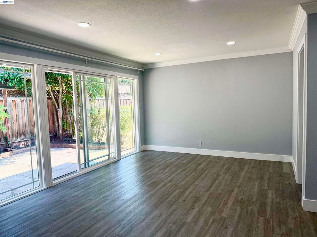 Image 6 of property listing at 293 Fairway St, Hayward, CA 94544